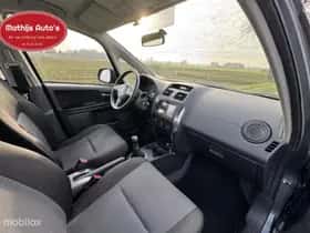 Suzuki SX4 (2008) thumbnail 9