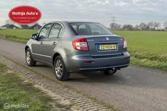 Suzuki SX4 (2008) thumbnail 10