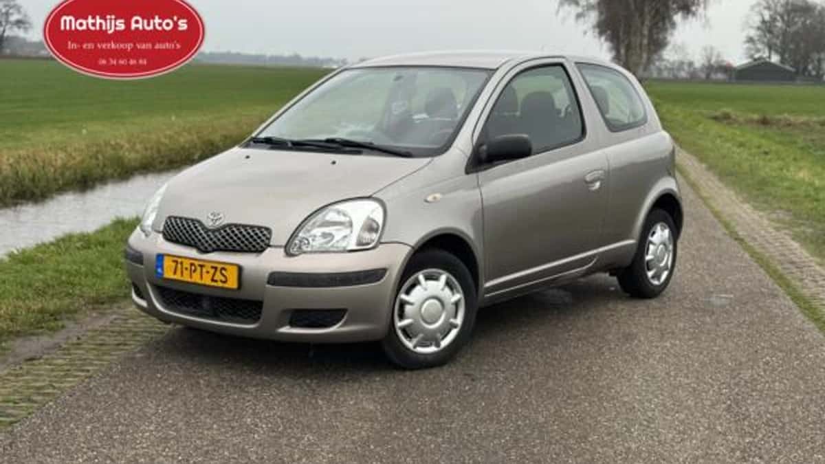 Toyota Yaris (2004) — foto 1