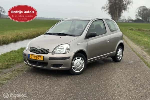 Toyota Yaris (2004) — foto 1