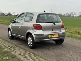 Toyota Yaris (2004) thumbnail 12