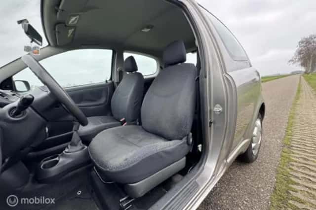 Toyota Yaris (2004) thumbnail 13
