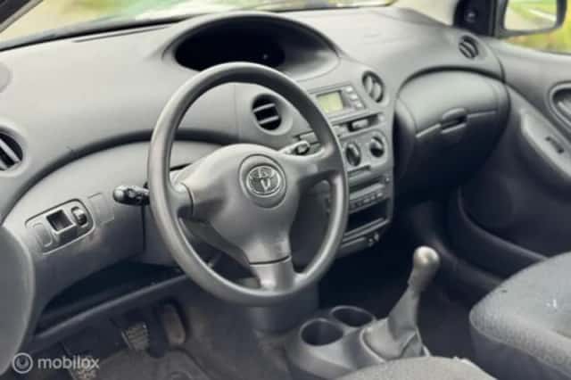 Toyota Yaris (2004) thumbnail 14