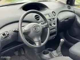 Toyota Yaris (2004) thumbnail 14