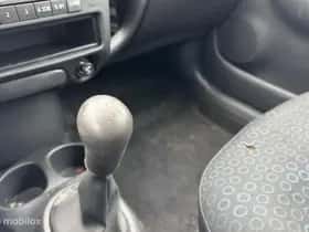 Toyota Yaris (2004) thumbnail 15
