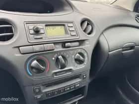 Toyota Yaris (2004) thumbnail 16