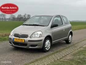 Toyota Yaris (2004) thumbnail 3