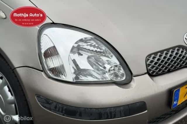 Toyota Yaris (2004) thumbnail 5