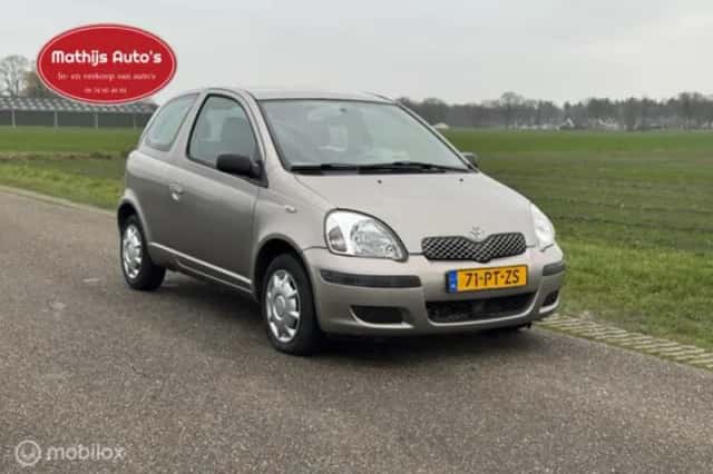 Toyota Yaris (2004) thumbnail 6