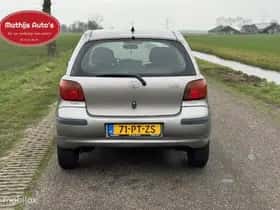 Toyota Yaris (2004) thumbnail 7
