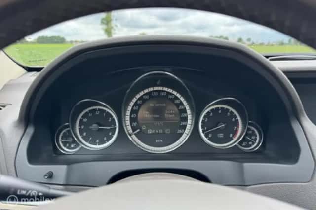 Mercedes-Benz E-Klasse (2010) thumbnail 15