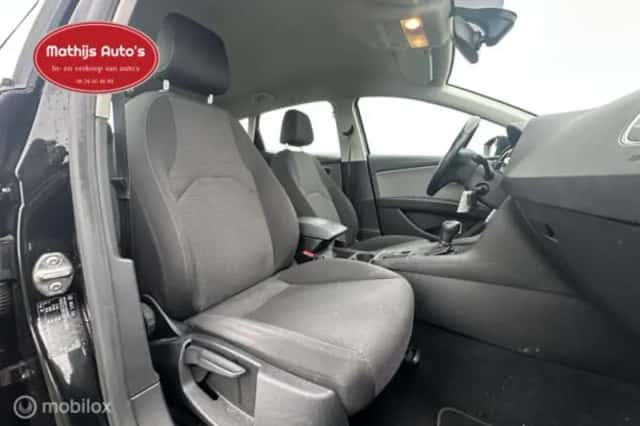 SEAT Leon (2021) thumbnail 5