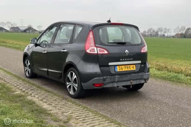 Renault Scénic (2011) thumbnail 12