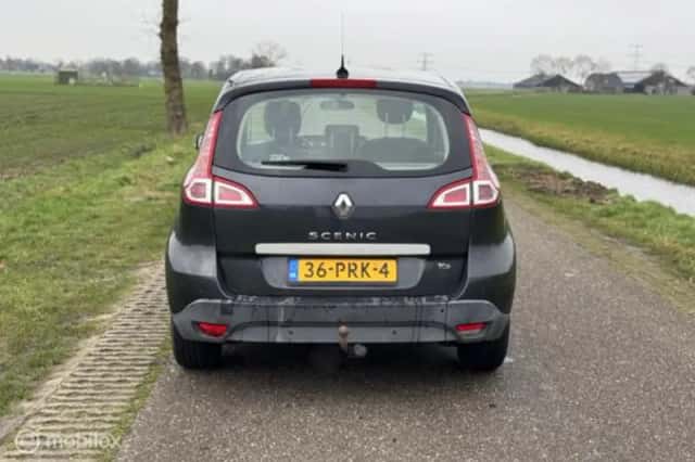 Renault Scénic (2011) thumbnail 13