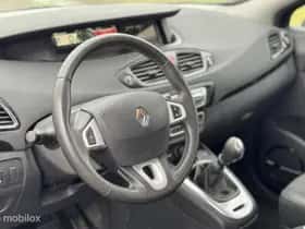 Renault Scénic (2011) thumbnail 14
