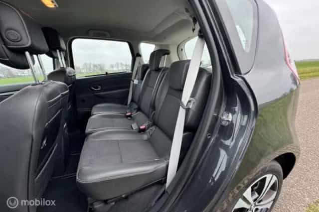 Renault Scénic (2011) thumbnail 16