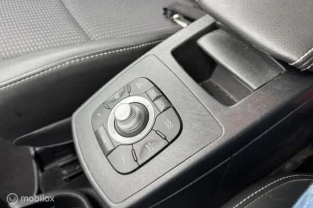 Renault Scénic (2011) thumbnail 18