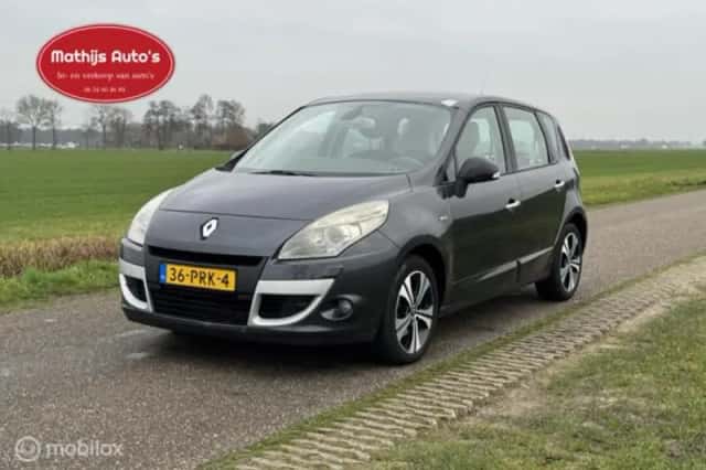 Renault Scénic (2011) thumbnail 3
