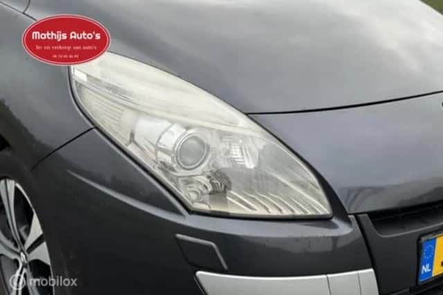 Renault Scénic (2011) thumbnail 5