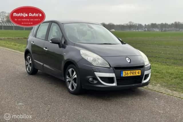 Renault Scénic (2011) thumbnail 6