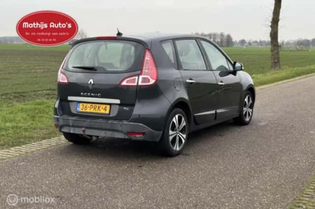 Renault Scénic (2011) thumbnail 10