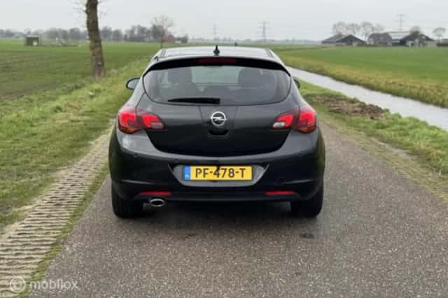 Opel Astra (2017) thumbnail 11