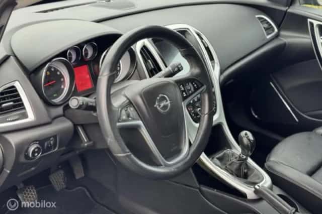 Opel Astra (2017) thumbnail 14