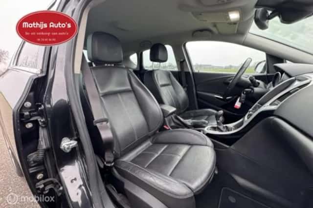 Opel Astra (2017) thumbnail 4
