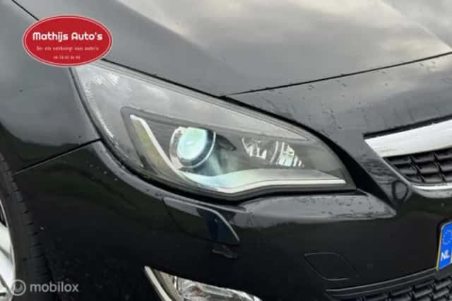 Opel Astra (2017) thumbnail 5