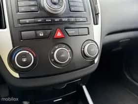 Kia Cee'd (2021) thumbnail 17