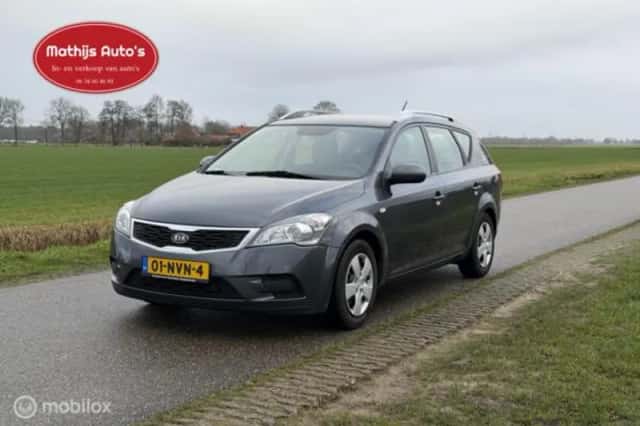Kia Cee'd (2021) thumbnail 3