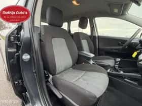 Kia Cee'd (2021) thumbnail 5