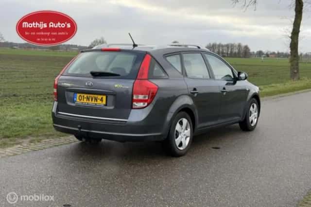 Kia Cee'd (2021) thumbnail 7