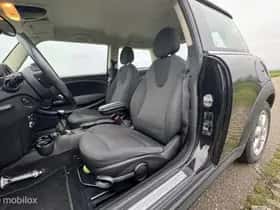 MINI Mini (2011) thumbnail 14