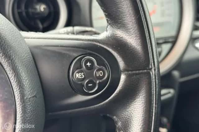 MINI Mini (2011) thumbnail 16