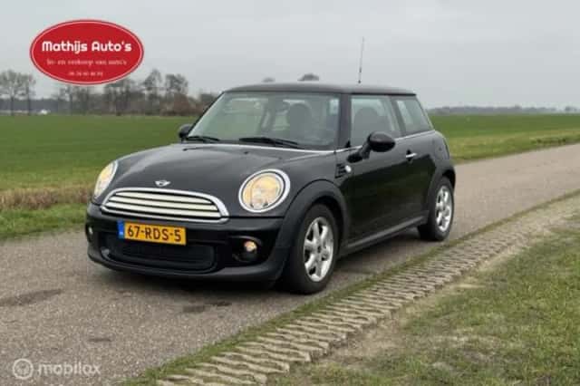 MINI Mini (2011) thumbnail 3
