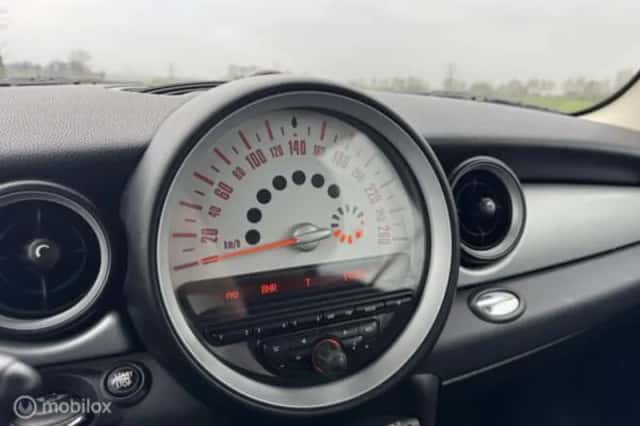 MINI Mini (2011) thumbnail 25