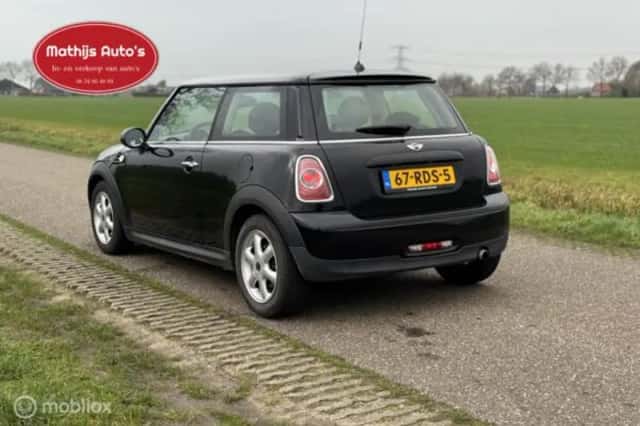 MINI Mini (2011) thumbnail 9