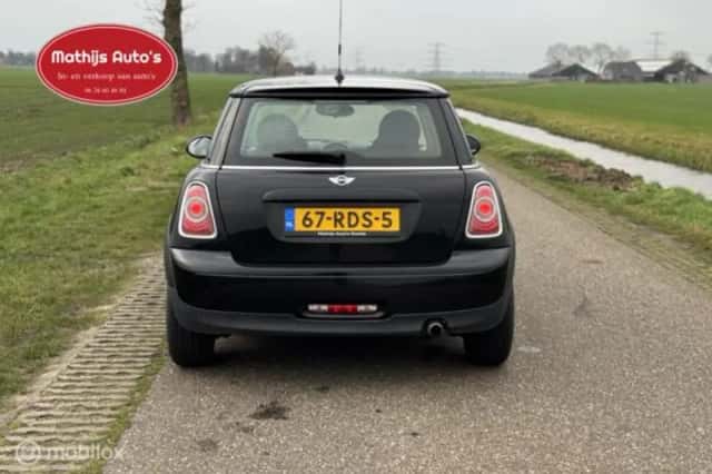MINI Mini (2011) thumbnail 10