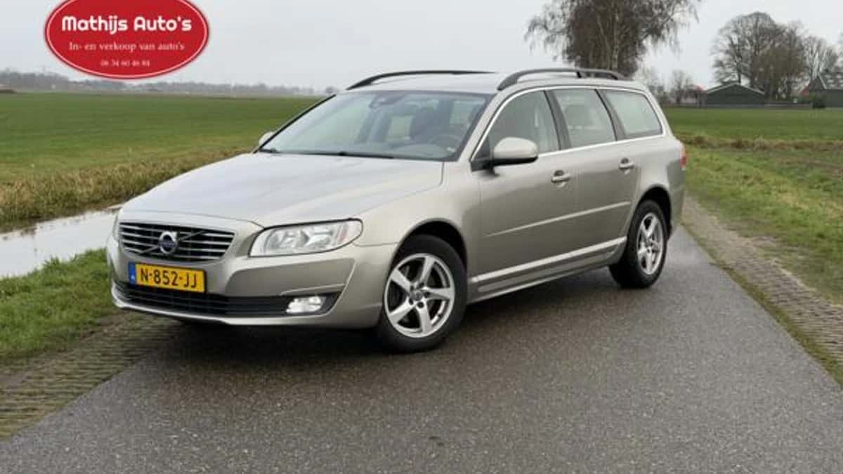 Volvo V70 (2022) — foto 1