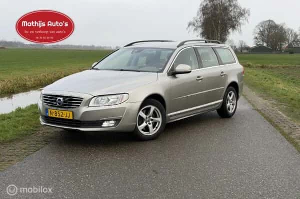 Volvo V70 (2022) — foto 1