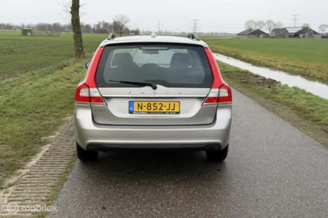 Volvo V70 (2022) thumbnail 13