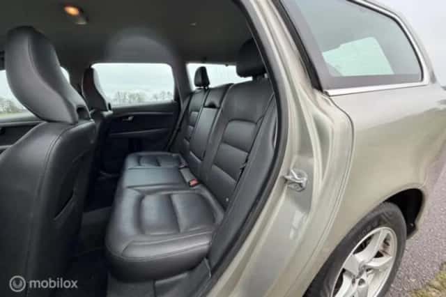 Volvo V70 (2022) thumbnail 16