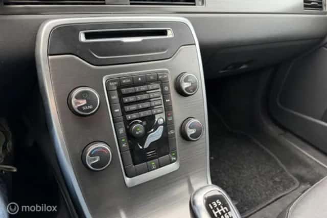 Volvo V70 (2022) thumbnail 18