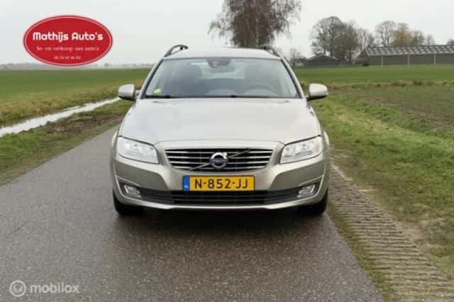 Volvo V70 (2022) thumbnail 3