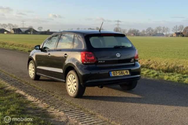 Volkswagen Polo (2011) thumbnail 11