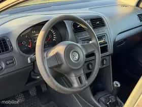Volkswagen Polo (2011) thumbnail 13