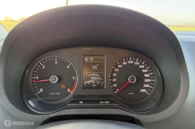 Volkswagen Polo (2011) thumbnail 16