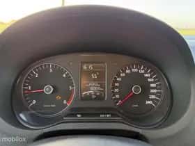 Volkswagen Polo (2011) thumbnail 16