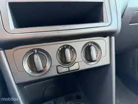 Volkswagen Polo (2011) thumbnail 20
